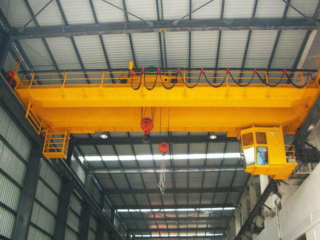 qd型電動(dòng)雙梁橋式起重機(jī)